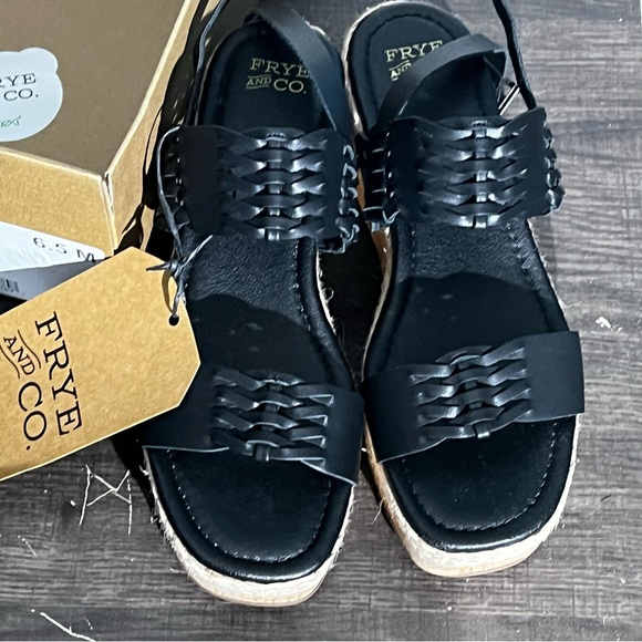 FRYE AND CO. Lavish Black Woven Strap Sandals  Wedge Heels Size 6.5 - Picture 2 of 3